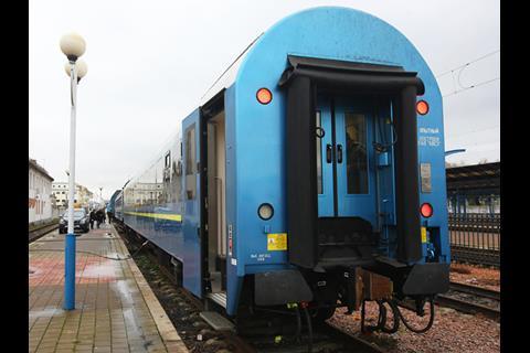 Sleeping car designed by KVSZ for use on services running from 1 520 to 1 435 mm gauge networks.